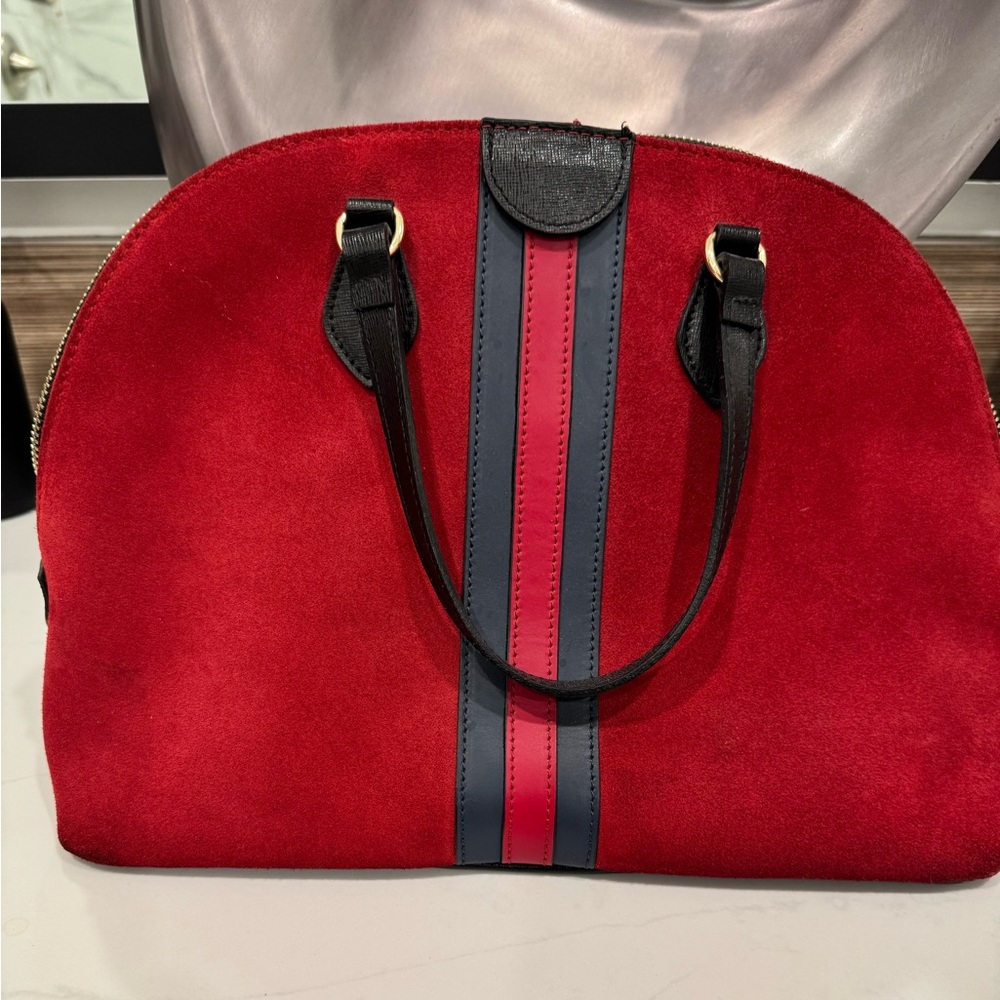 Persaman NY suede bag in EUC. This bag has a shoulder strap.